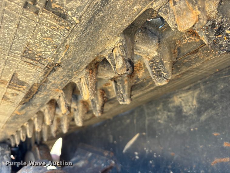 image for item EM8600 2019 Kubota SVL65-2 skid steer loader