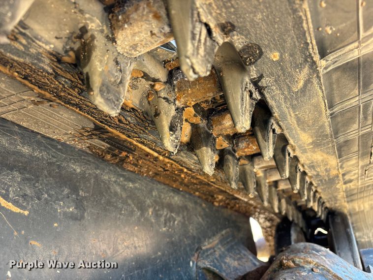 image for item EM8600 2019 Kubota SVL65-2 skid steer loader