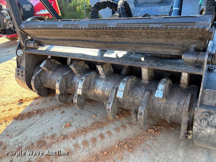 image for item EM8604 2022 John Deere 333G skid steer loader