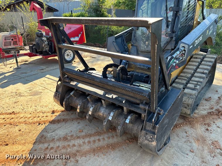 image for item EM8604 2022 John Deere 333G skid steer loader