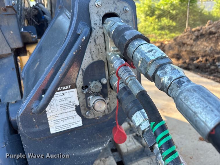 image for item EM8604 2022 John Deere 333G skid steer loader