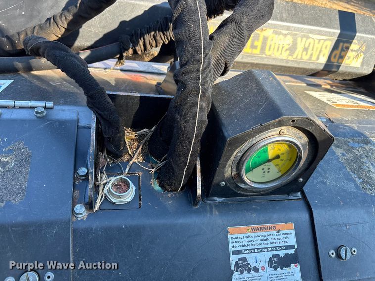 image for item EM8604 2022 John Deere 333G skid steer loader