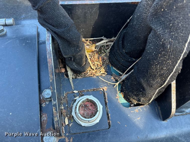 image for item EM8604 2022 John Deere 333G skid steer loader