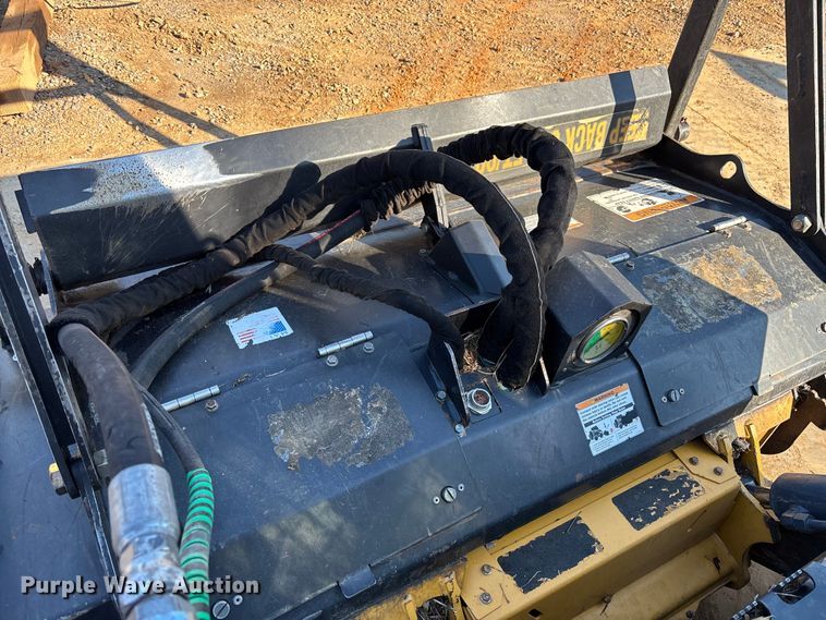 image for item EM8604 2022 John Deere 333G skid steer loader