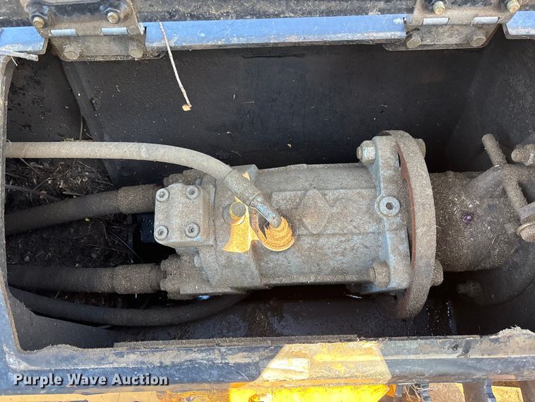 image for item EM8604 2022 John Deere 333G skid steer loader