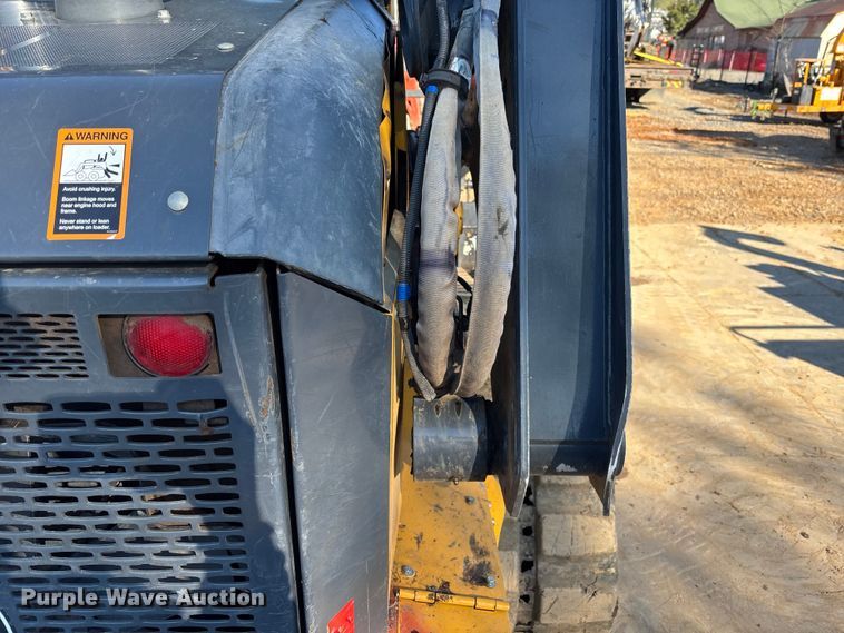 image for item EM8604 2022 John Deere 333G skid steer loader