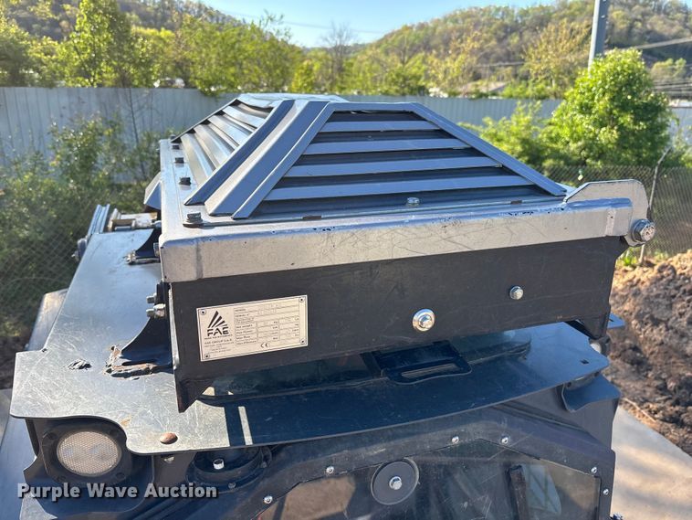 image for item EM8604 2022 John Deere 333G skid steer loader