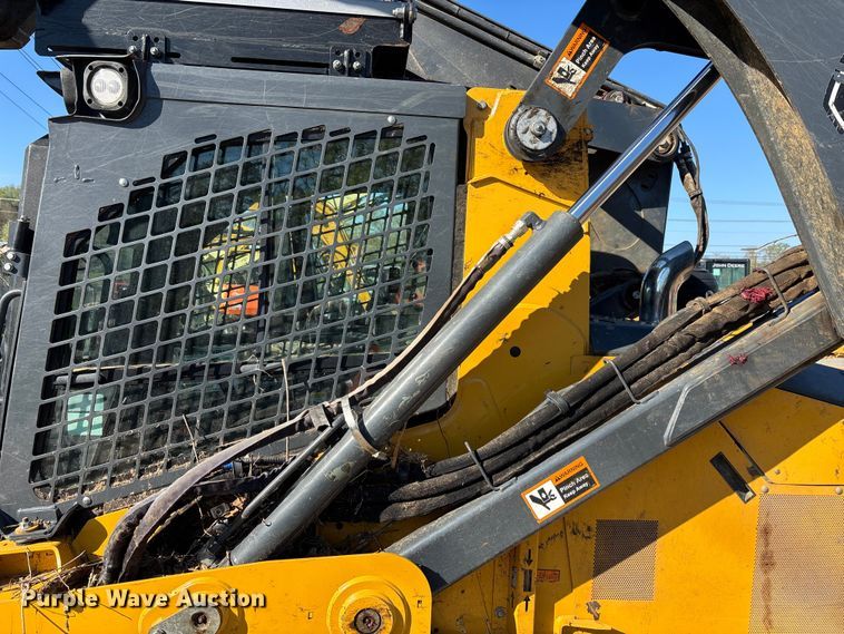 image for item EM8604 2022 John Deere 333G skid steer loader