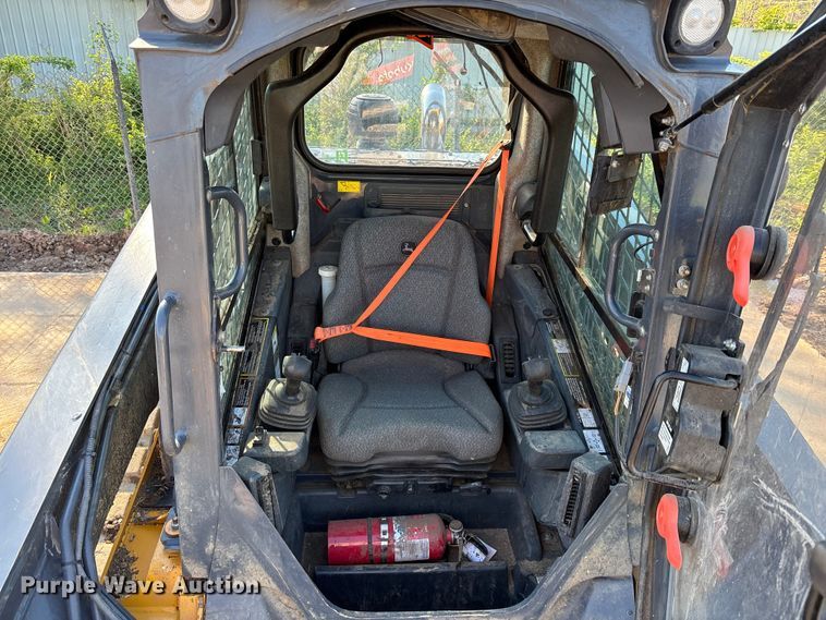 image for item EM8604 2022 John Deere 333G skid steer loader