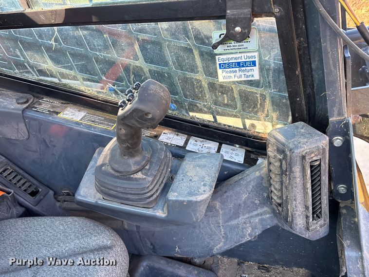 image for item EM8604 2022 John Deere 333G skid steer loader