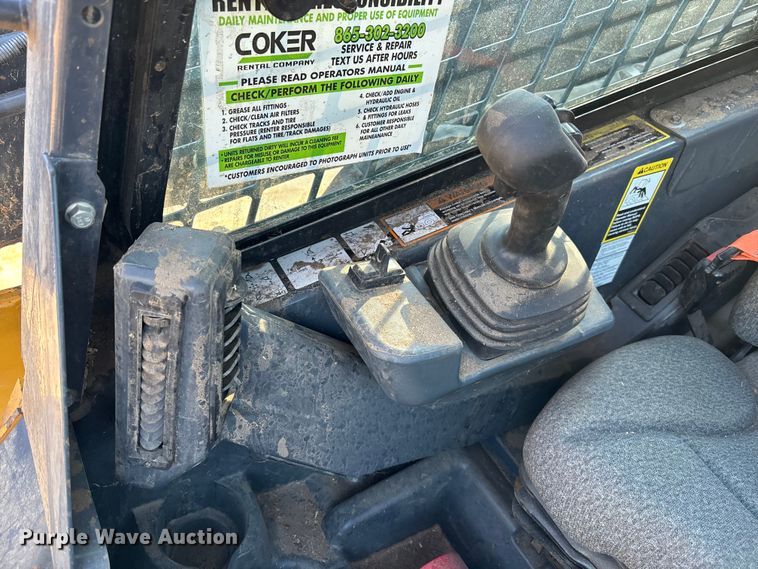 image for item EM8604 2022 John Deere 333G skid steer loader