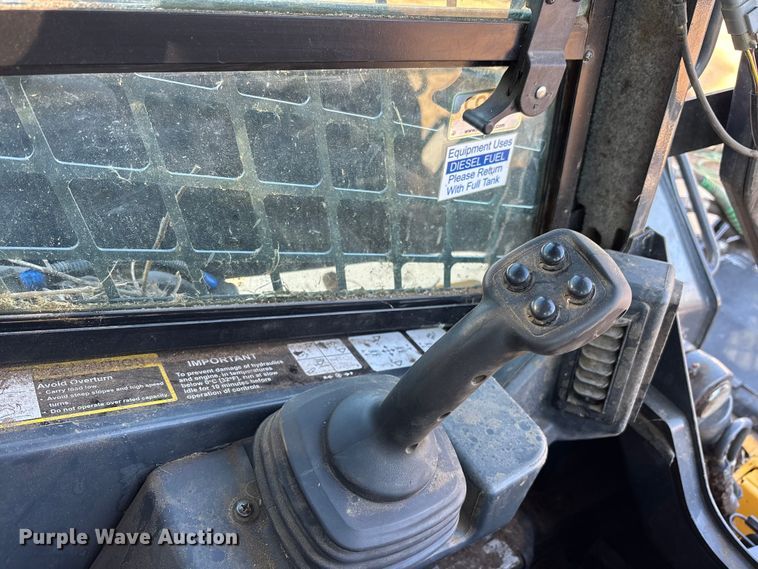 image for item EM8604 2022 John Deere 333G skid steer loader