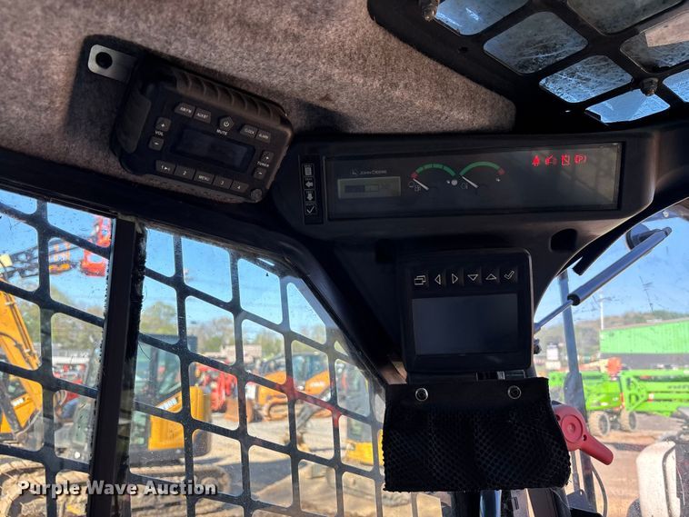 image for item EM8604 2022 John Deere 333G skid steer loader