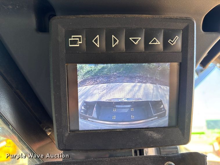 image for item EM8604 2022 John Deere 333G skid steer loader