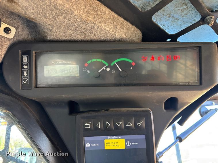 image for item EM8604 2022 John Deere 333G skid steer loader