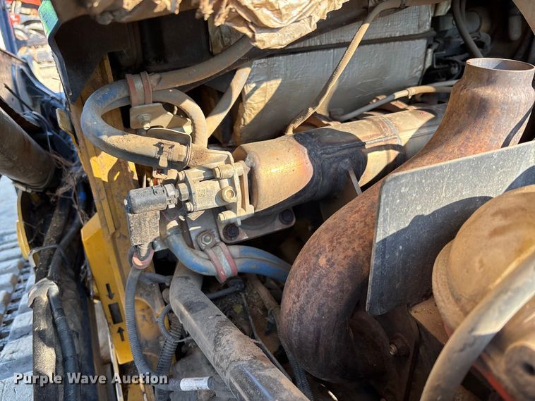 image for item EM8604 2022 John Deere 333G skid steer loader