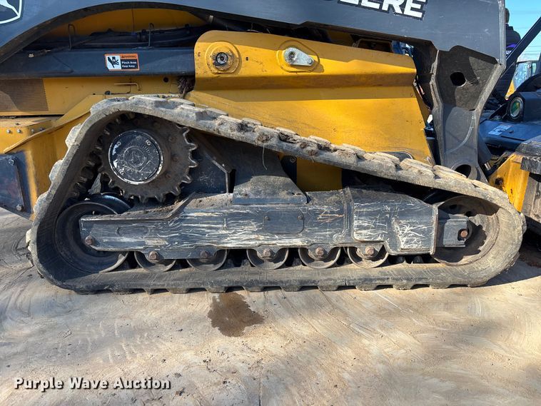 image for item EM8604 2022 John Deere 333G skid steer loader