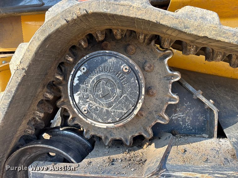 image for item EM8604 2022 John Deere 333G skid steer loader