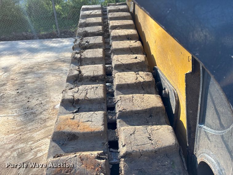 image for item EM8604 2022 John Deere 333G skid steer loader