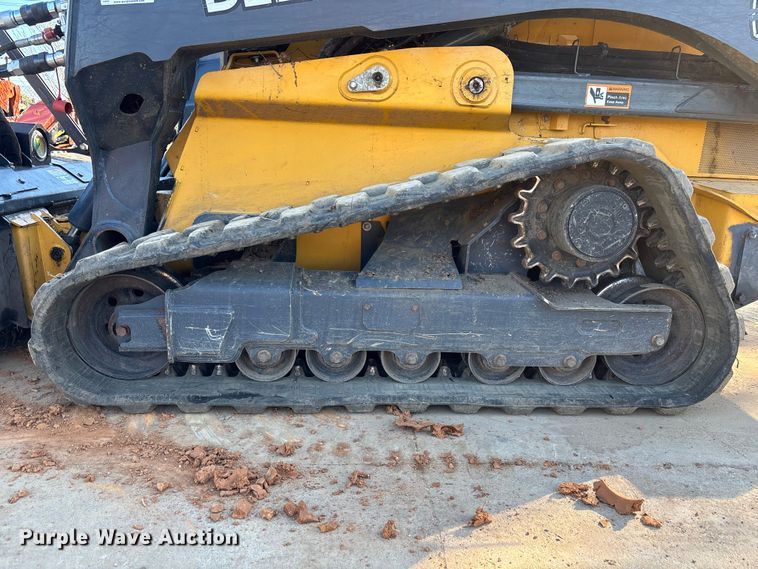 image for item EM8604 2022 John Deere 333G skid steer loader