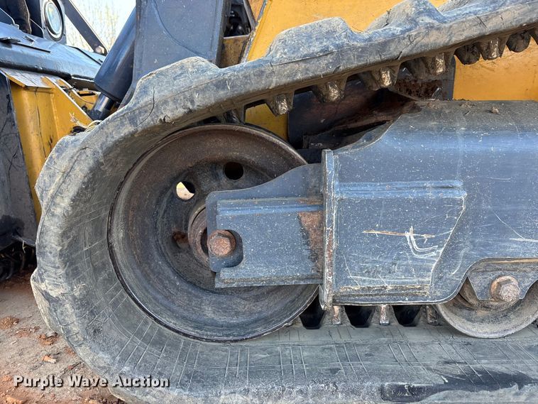 image for item EM8604 2022 John Deere 333G skid steer loader