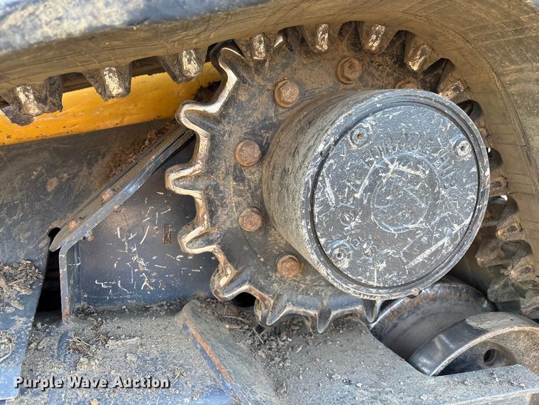 image for item EM8604 2022 John Deere 333G skid steer loader