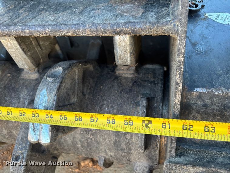 image for item EM8604 2022 John Deere 333G skid steer loader