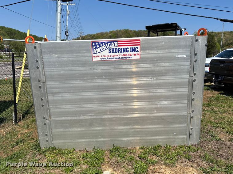 image for item EM8606 Mighty-Lite trench box