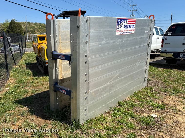 image for item EM8606 Mighty-Lite trench box