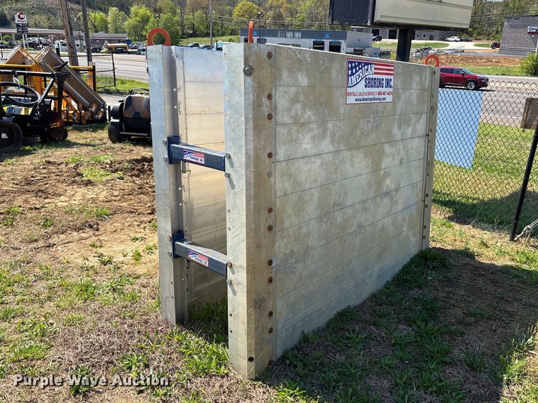 image for item EM8606 Mighty-Lite trench box