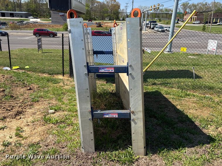 image for item EM8606 Mighty-Lite trench box