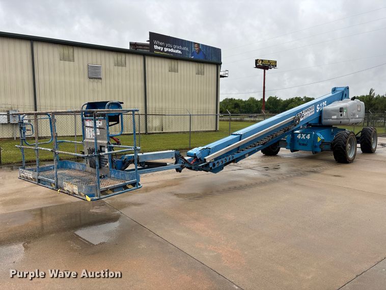 Photo of a 2010 Genie S-125