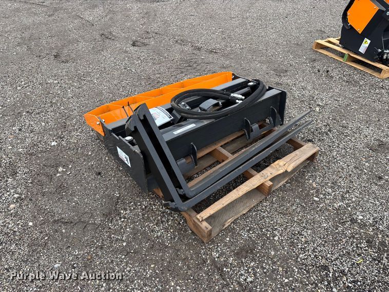 image for item EO4219 Arteer HPF-48L skid steer forks