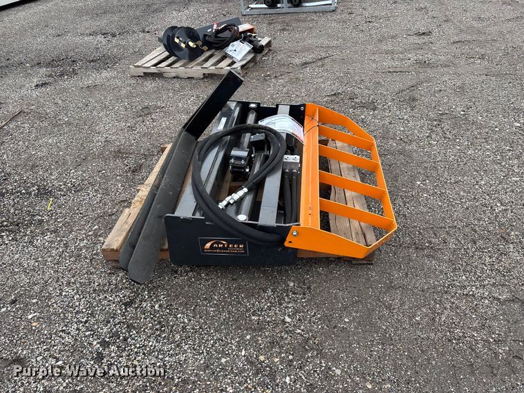 image for item EO4219 Arteer HPF-48L skid steer forks