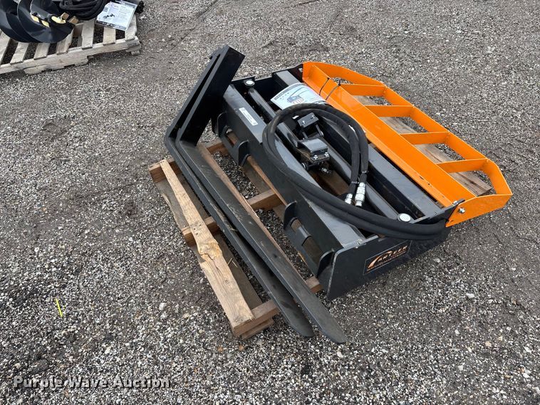 image for item EO4219 Arteer HPF-48L skid steer forks