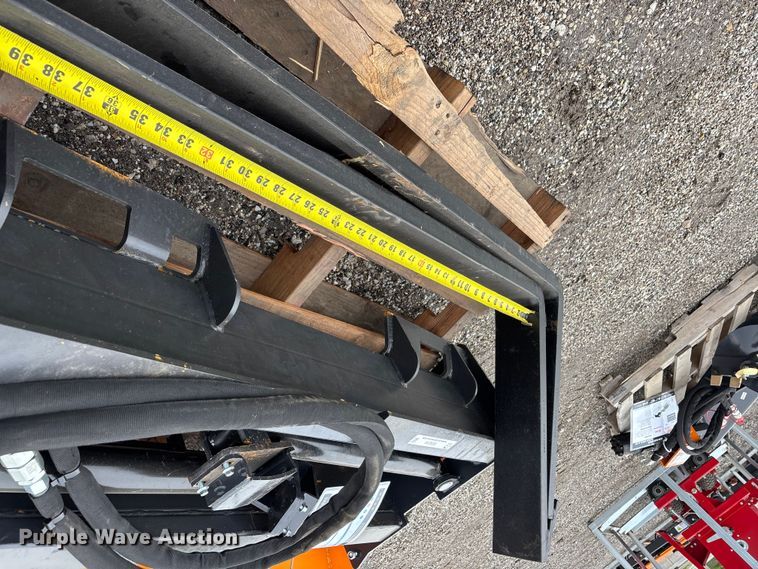 image for item EO4219 Arteer HPF-48L skid steer forks