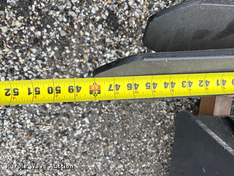 image for item EO4219 Arteer HPF-48L skid steer forks