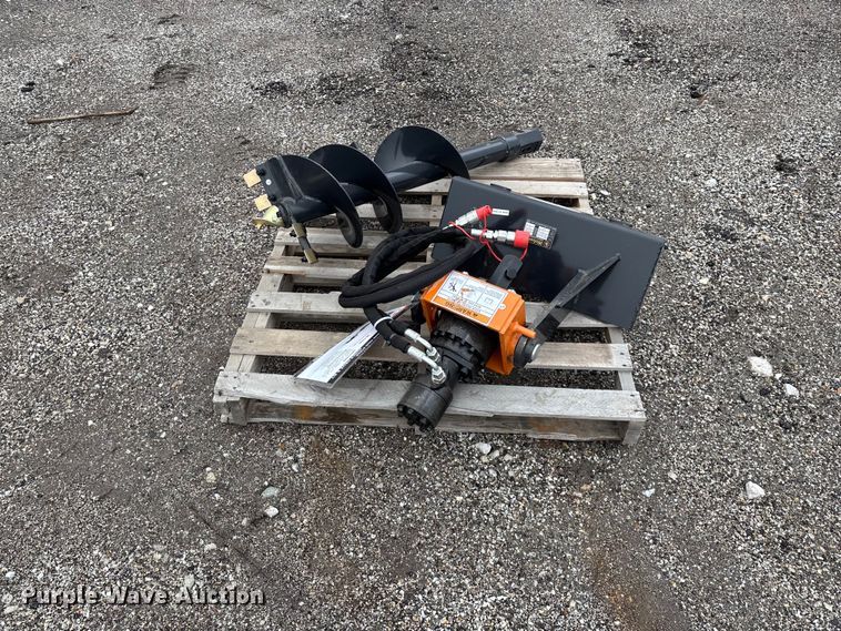 image for item EO4220 Wolverine MAD-12-12D compact utility loader auger