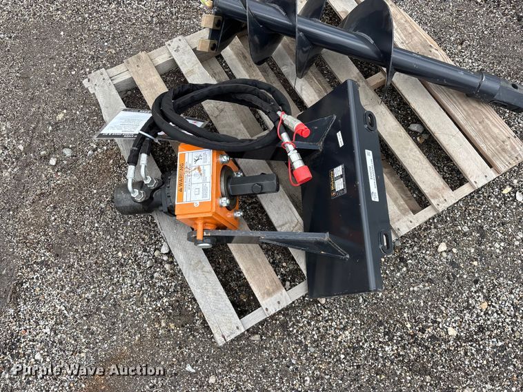 image for item EO4220 Wolverine MAD-12-12D compact utility loader auger