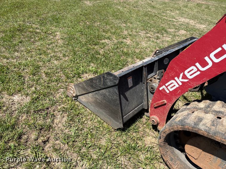 image for item EO4241 2019 Takeuchi TL12V2 tracked skid steer loader