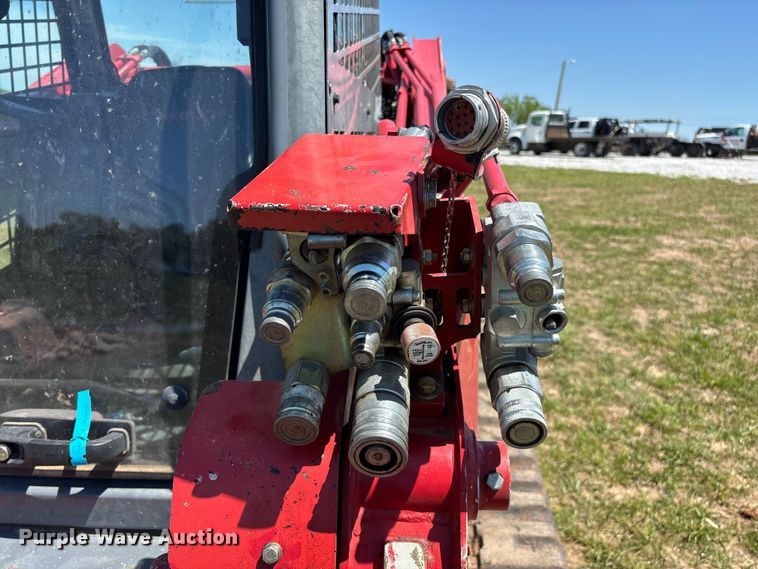 image for item EO4241 2019 Takeuchi TL12V2 tracked skid steer loader