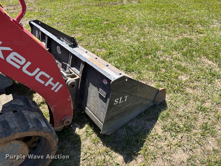 image for item EO4241 2019 Takeuchi TL12V2 tracked skid steer loader