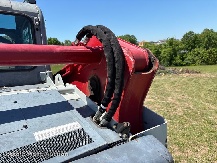 image for item EO4241 2019 Takeuchi TL12V2 tracked skid steer loader