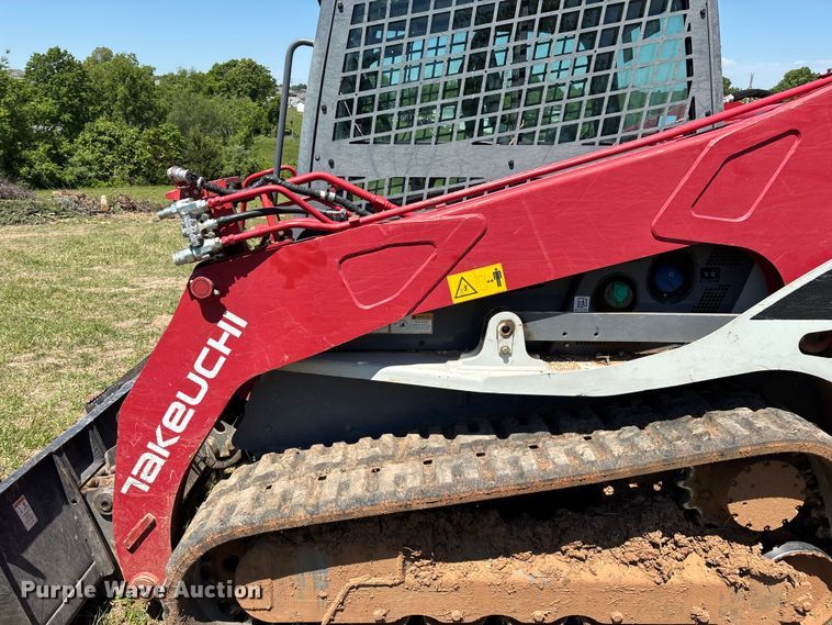 image for item EO4241 2019 Takeuchi TL12V2 tracked skid steer loader