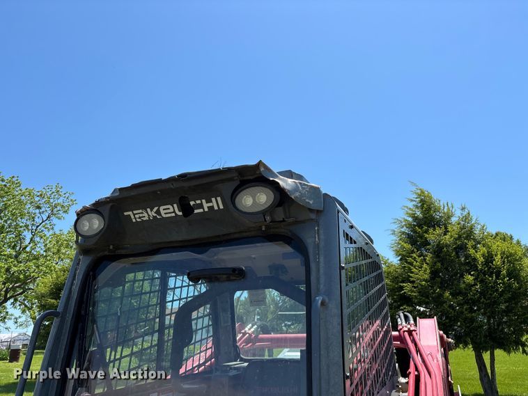 image for item EO4241 2019 Takeuchi TL12V2 tracked skid steer loader