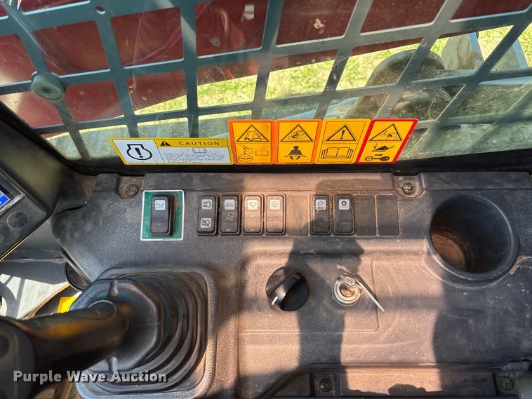 image for item EO4241 2019 Takeuchi TL12V2 tracked skid steer loader