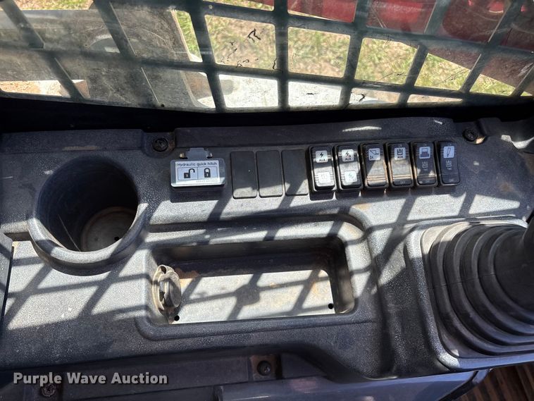 image for item EO4241 2019 Takeuchi TL12V2 tracked skid steer loader
