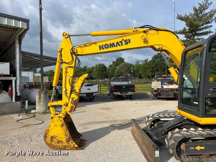 image for item EO4245 Komatsu PC70-8 mini excavator