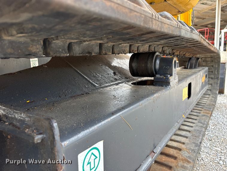 image for item EO4245 Komatsu PC70-8 mini excavator