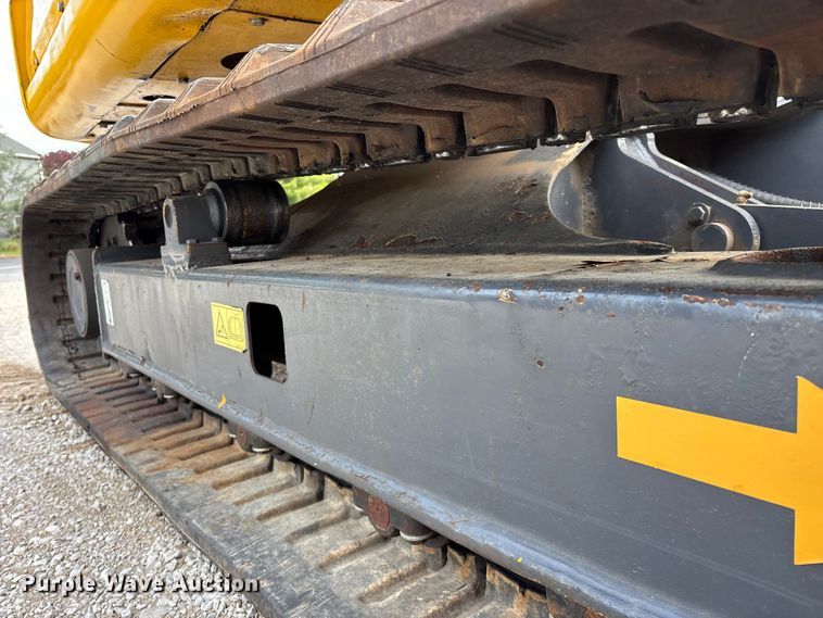 image for item EO4245 Komatsu PC70-8 mini excavator